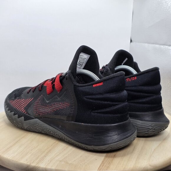 Nike Kyrie Flytrap V Sneakers Mens 10.5 Black Red CZ4100-003 - Picture 6 of 9